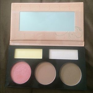 BH Cosmetics Contour Kit
