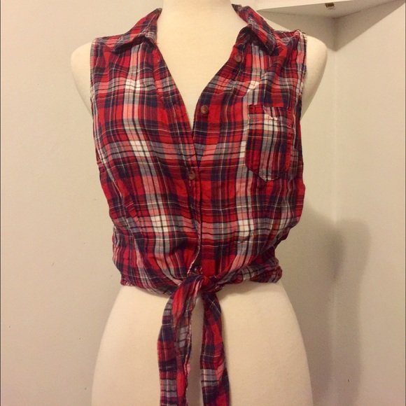 Tops - 🖤Plaid sleeveless top❤️