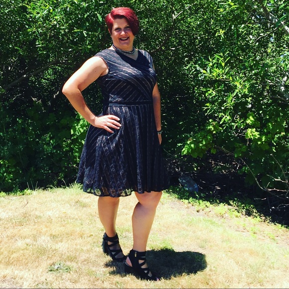 Meet your Posher, Melissa - Picture 1 of 1