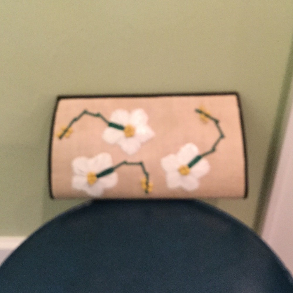 Nancy Gonzales clutch