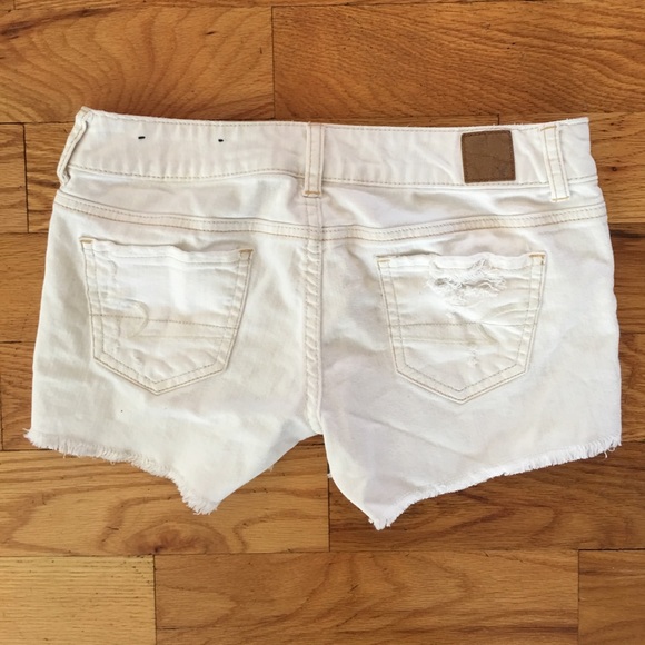 White Denim American Eagle Shorts - Picture 3 of 4