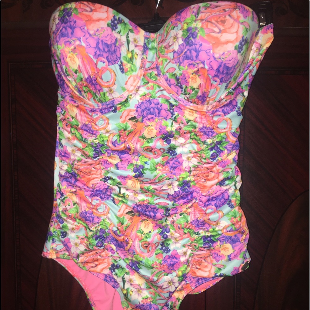 Garotas one piece bathing suit NEW!