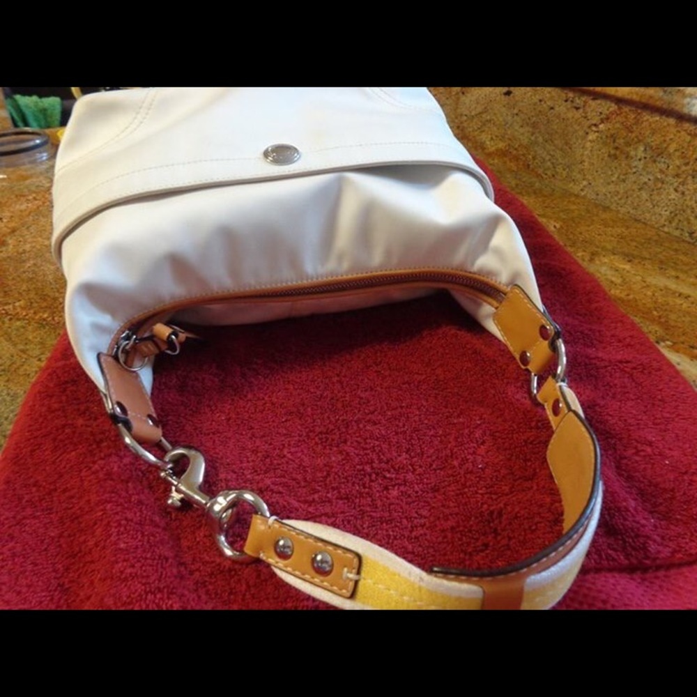 Cute White Coach Shoulder Bag