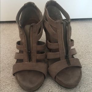 A2 by Aerosoles taupe suede wedges