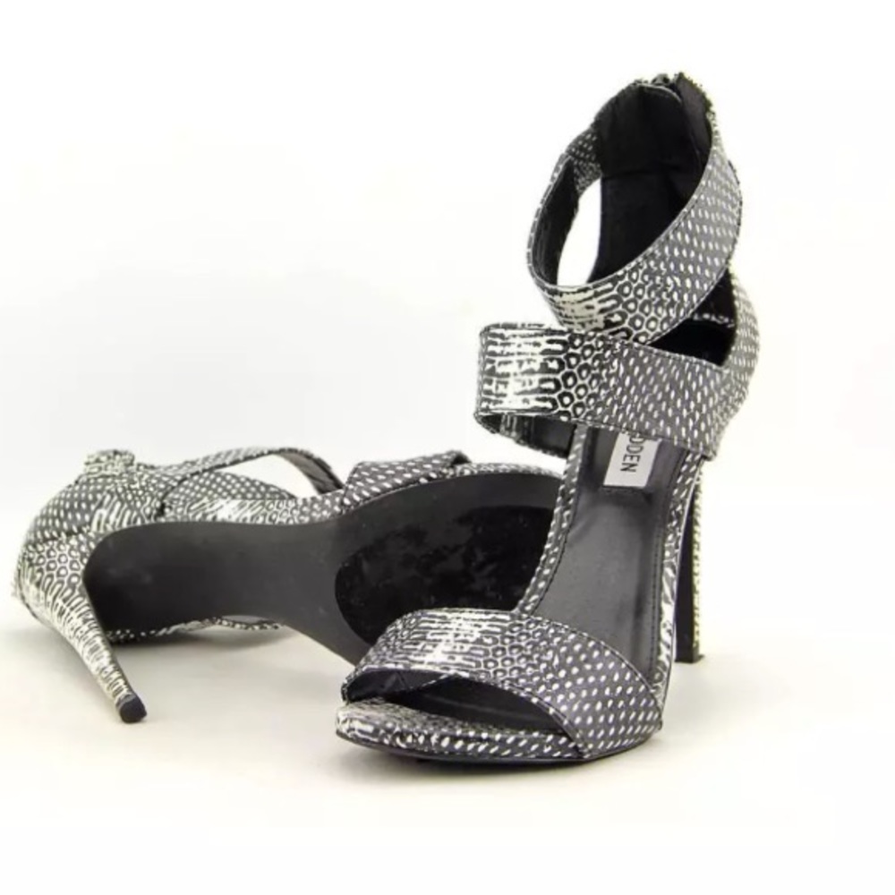 ‼️Steve Madden ‼️SOLD - Picture 2 of 5