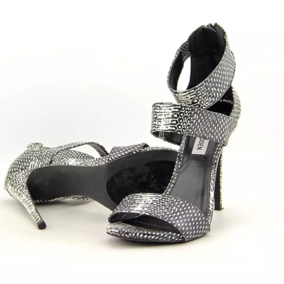 ‼️Steve Madden ‼️SOLD - Picture 2 of 5