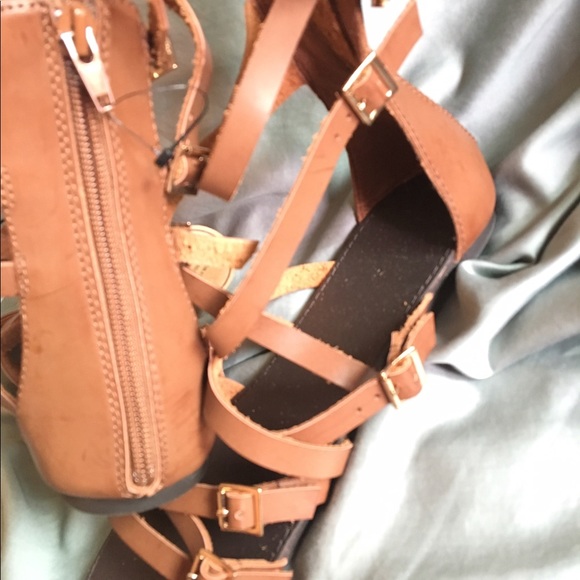 Sandals - Picture 2 of 4