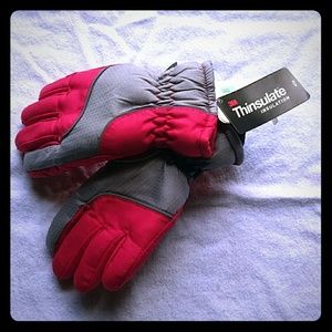 NWT kids Thinsulate winter gloves