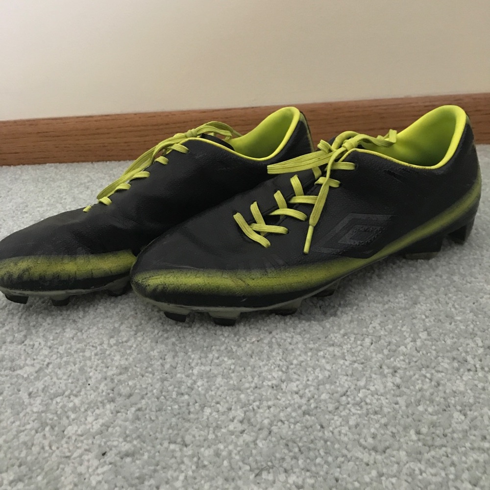 Umbro boys soccer cleats