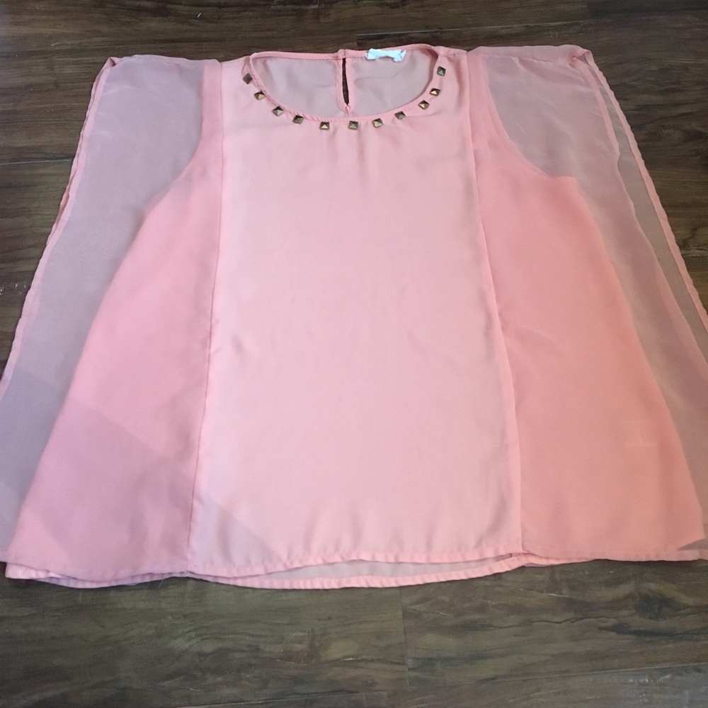 Light coral flowy top