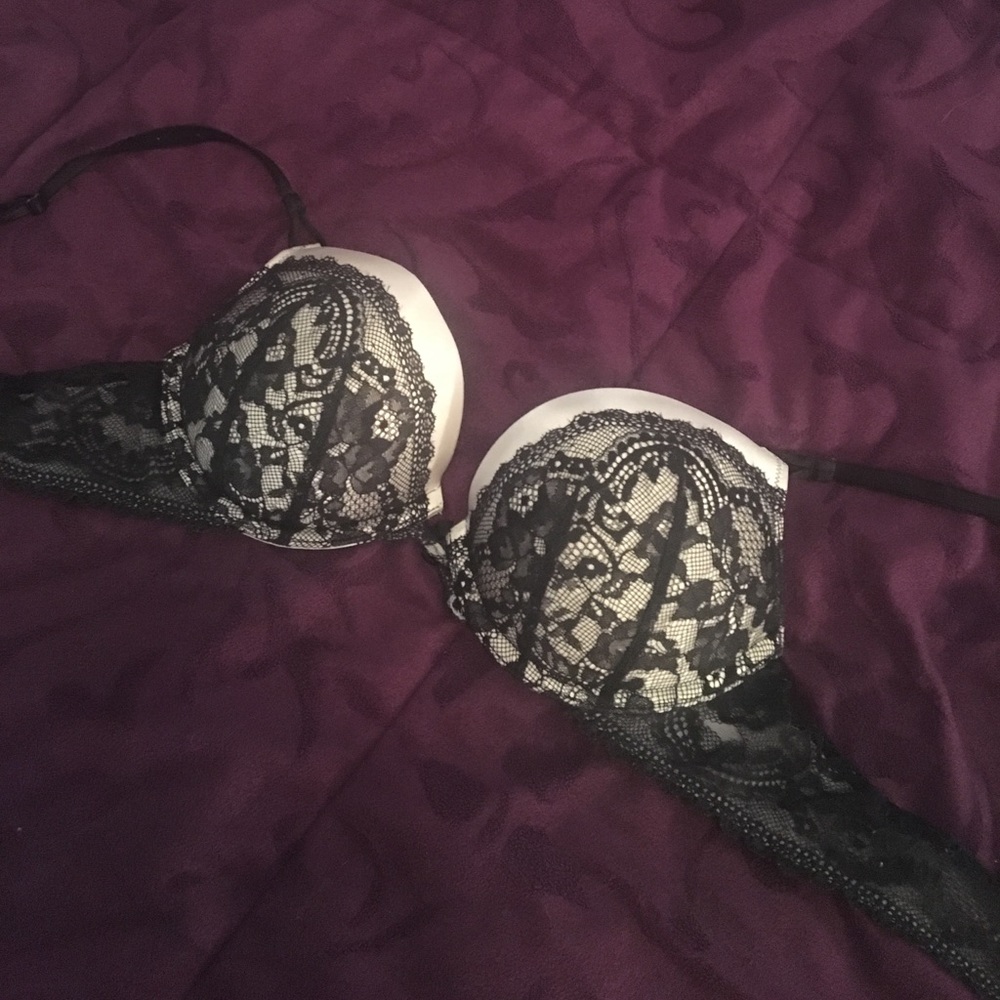 Victoria's Secret Bombshell bra 36A