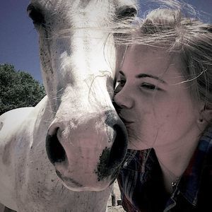 Meet your Posher, Jacy