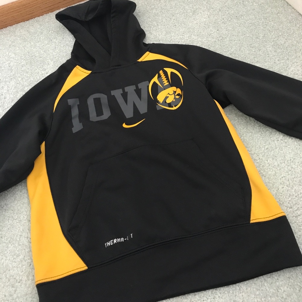 Nike boys Iowa Hawkeyes football sweatshirt