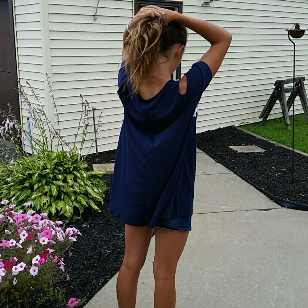 🌼Navy blue& cream  cold shoulder top🌼 - Picture 6 of 7