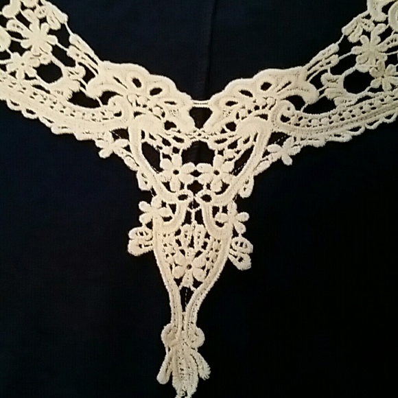 🌼Navy blue& cream  cold shoulder top🌼 - Picture 3 of 7