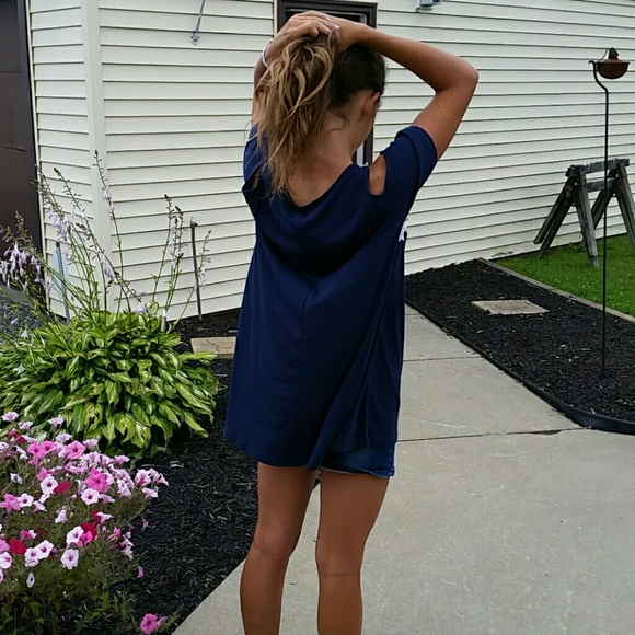 🌼Navy blue& cream  cold shoulder top🌼 - Picture 6 of 7