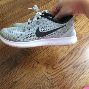 Nike free runs BEST OFFER