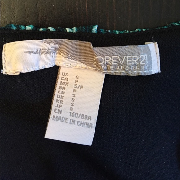 Patterned Blouse - Picture 3 of 3