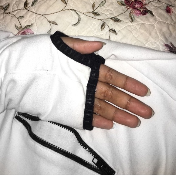 🎀VS PINK WHITE ZIP UP JACKET🎀 - Picture 8 of 8