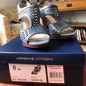 🎈SALE🎈Adrienne Vittadini heels