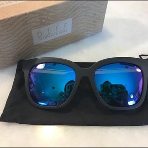 Diff Bella Sunglasses Matte Black with Blue Mirror