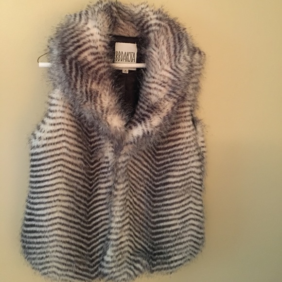 BB Dakota Jackets & Blazers - Never worn beautiful faux fur vest