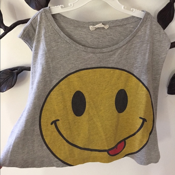 Forever 21 Smiley Face Crop Top - Picture 1 of 1
