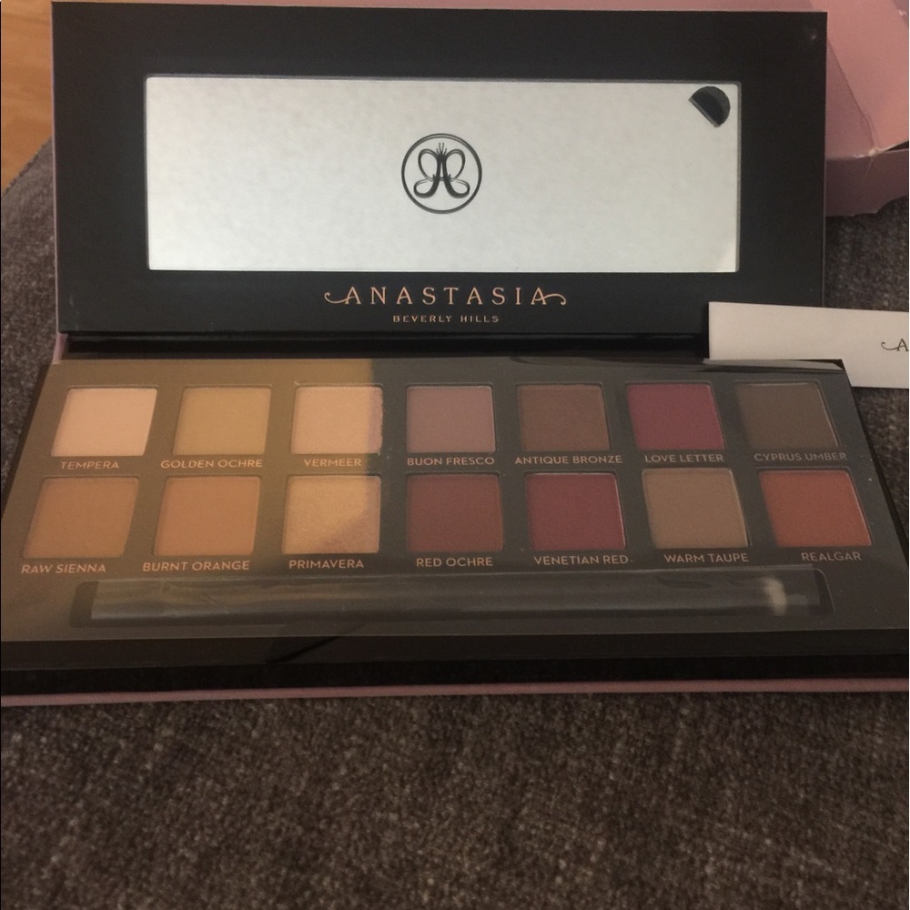 Anastasia Modern Renaissance palette - Picture 2 of 5