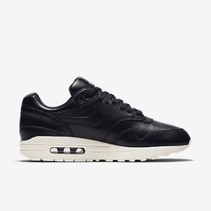SOLD ‼️‼️ NIKE AIR MAX 1 PINNACLE — Black