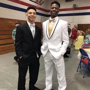 Meet your Posher, Levi