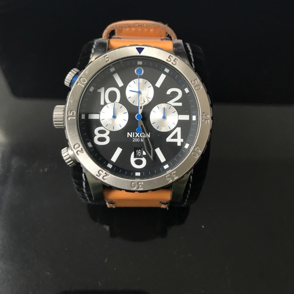 Nixon 48-20 Chrono Leather watch