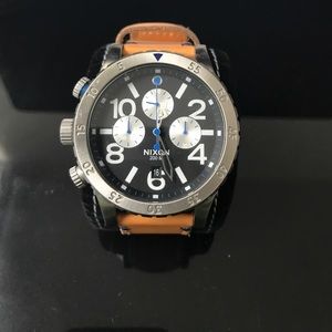 Nixon 48-20 Chrono Leather watch