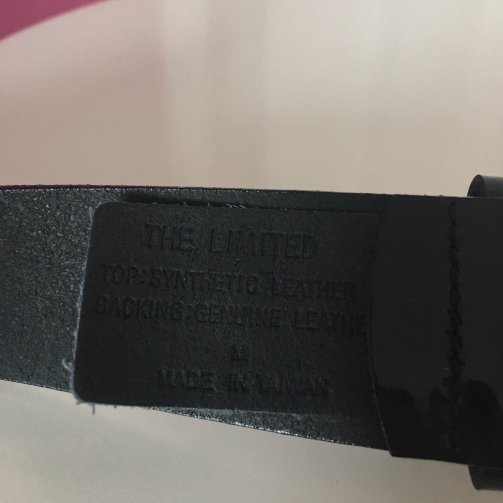 Black "patent leather " belt with silver buckle - Picture 3 of 5