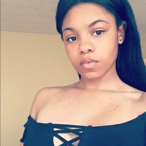 Meet your Posher, Desiree