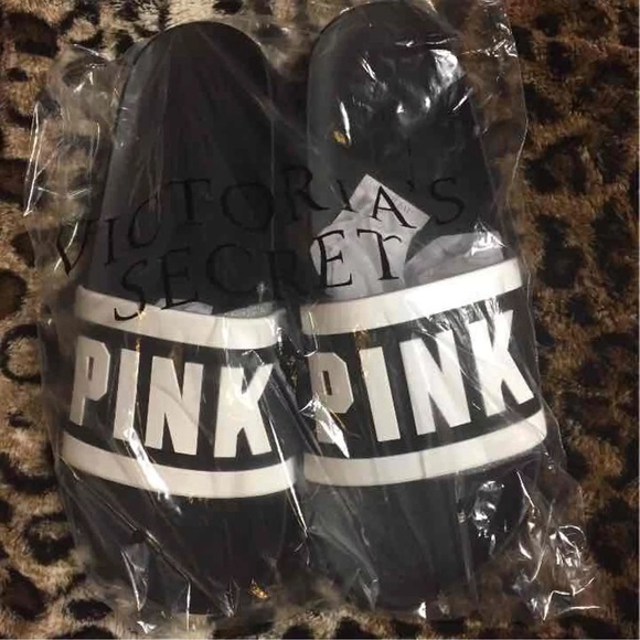 ❌SOLD❌ Vs/pink logo single strap slides - Picture 2 of 3