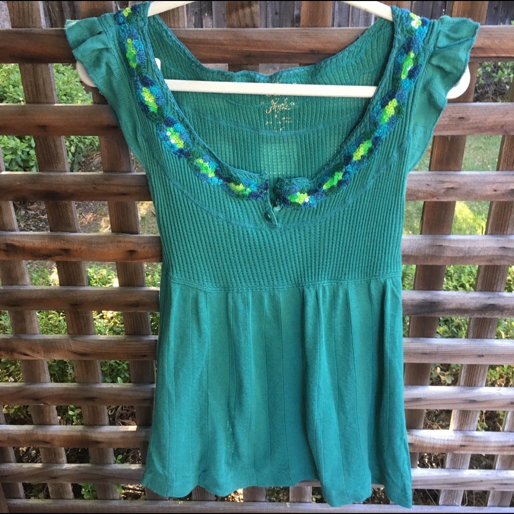Free People green ruffle sleeve top with sequins