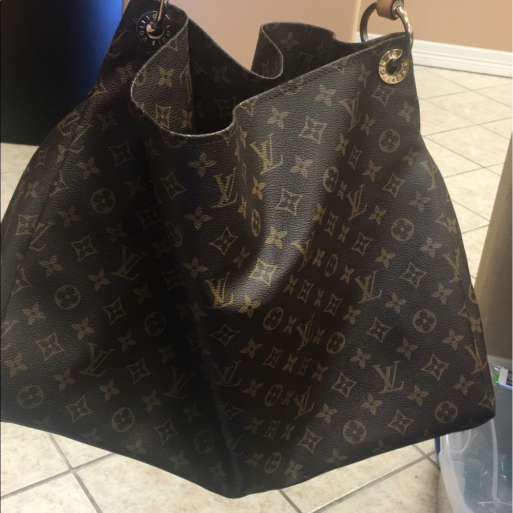 LV Artsy