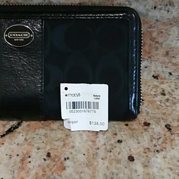 Coach Wallet - Picture 2 of 6