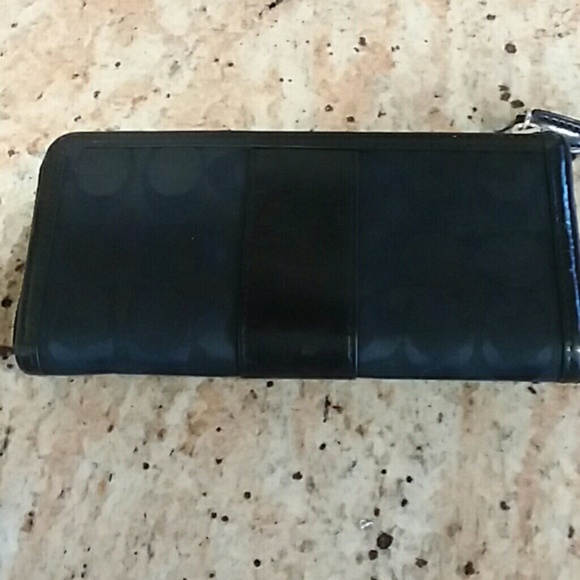 Coach Wallet - Picture 3 of 6