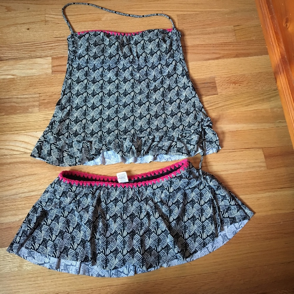 Never worn Kenneth Cole tankinni