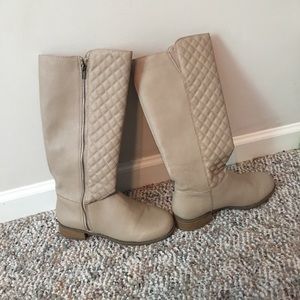 Tan zip up leather boots
