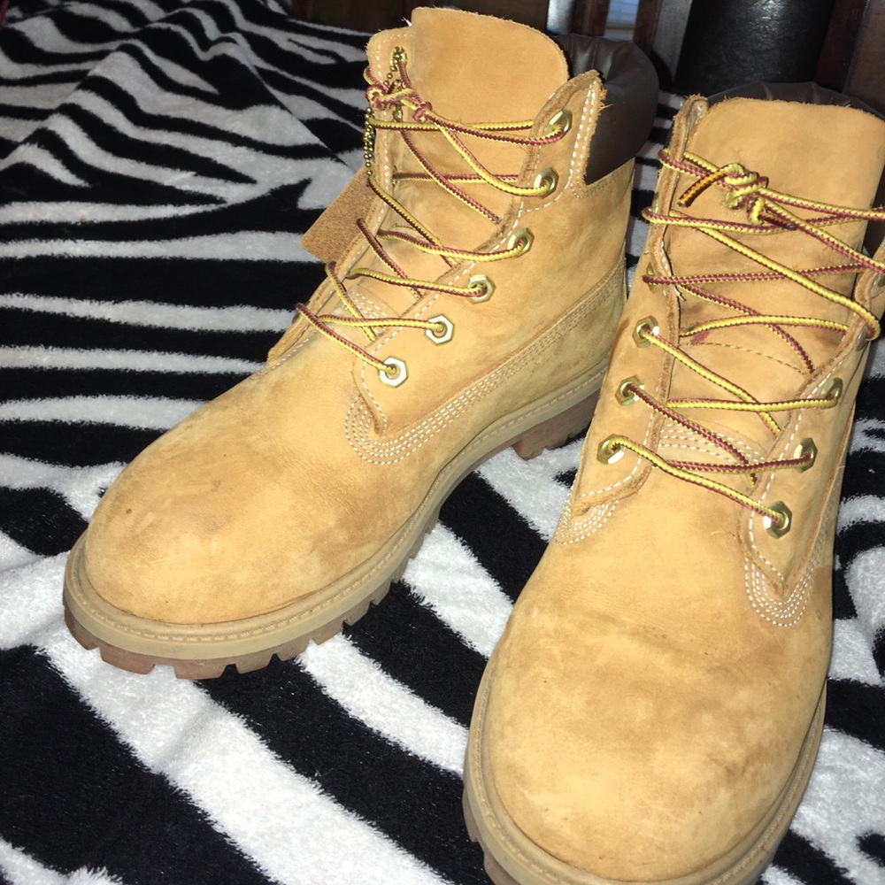 Timberlands 💕🙌🏻 - Picture 2 of 4