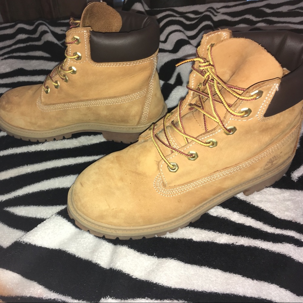 Timberlands 💕🙌🏻 - Picture 3 of 4