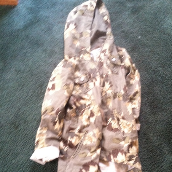 A jacket - Picture 1 of 3