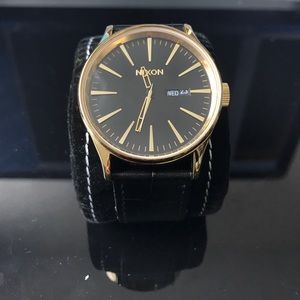 Nixon Sentry Leather watch
