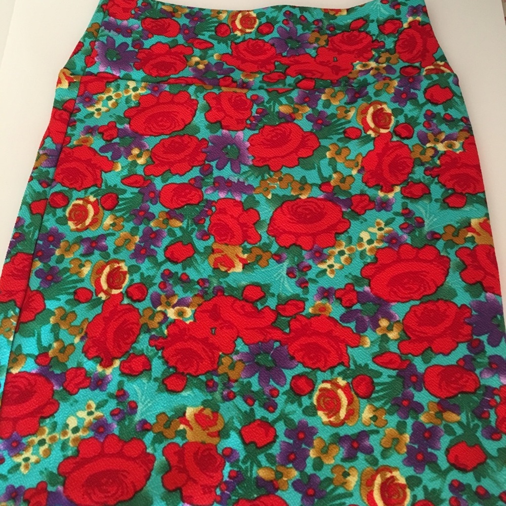 Lularoe Beautiful Cassie S EUC
