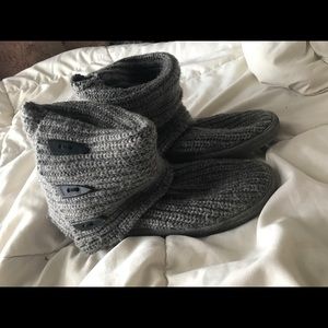 Gray bear paw winter boots!