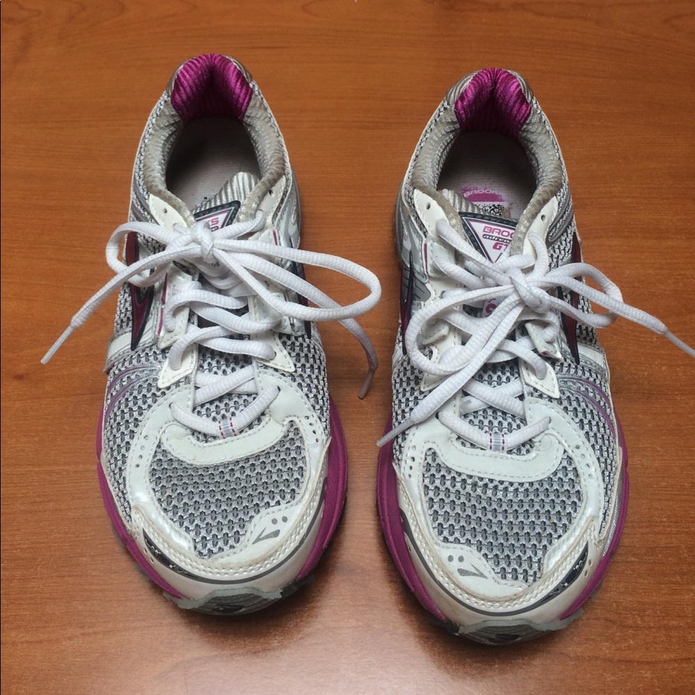 Brooks sneakers