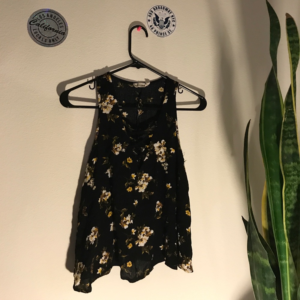 🛑lace v neck washed before shipped🛑