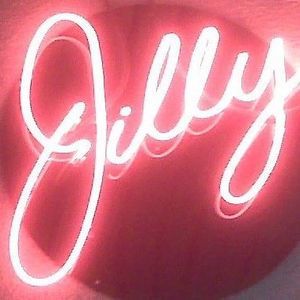 Meet your Posher, Jillian